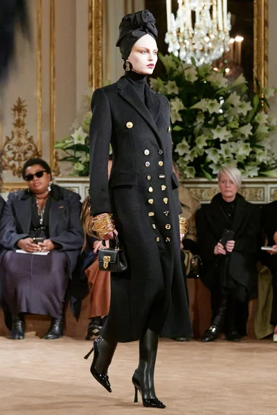 Look 11